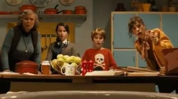 Le casque audio de Judy Brown (Madeleine Harris) dans "Paddington"