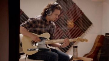 Le casque audio de Avery Barkley (Jonathan Jackson) dans "Nashville"