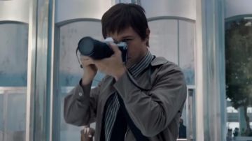The camera black and silver by Philippe Petit (Joseph Gordon-Levitt) in "The Walk"