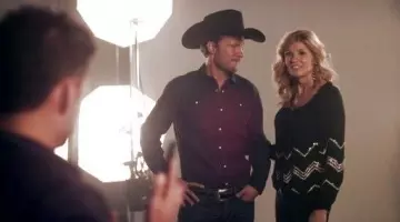 La blouse de Rayna Jaymes (Connie Britton) dans Nashville