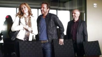 Chaqueta blanca de Rayna Jaymes (Connie Britton) en Nashville
