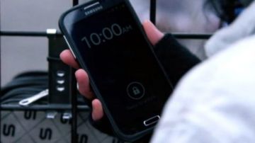 The mobile phone of Jessica Jones (Krysten Ritter) in Jessica Jones