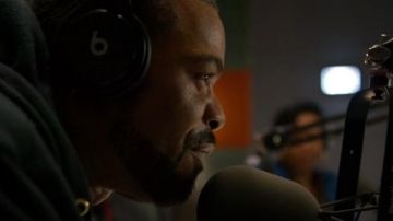 Beats headphones pro seen in Luke Cage