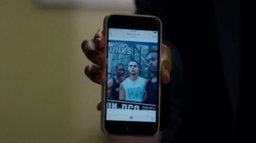 The mobile phone iphone 3Gs seen in Luke Cage