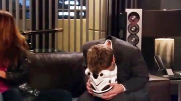 the phone of Barney Stinson (Neil Patrick Harris) in How I met Your Mother