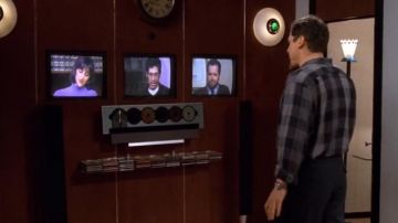 The drives CDs of Pete Becker (Jon Favreau) in Friends