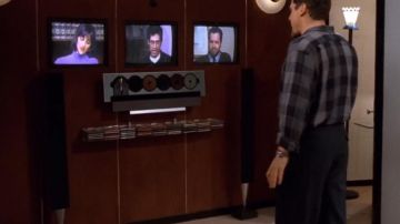 The floorstanders from Pete Becker (Jon Favreau) in Friends