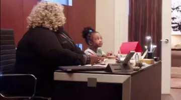 Le téléphone de bureau de Becky (Gabourey Sidibe) dans Empire