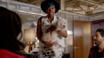 La banane dorée avec enceintes Jammypack de Porsha (Ta'Rhonda Jones) dans Empire