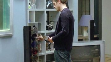 The drive CDs seen in For a boy