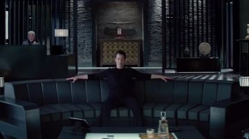 The digital pad of Donaka Mark (Keanu Reeves) in "Man of Tai Chi"