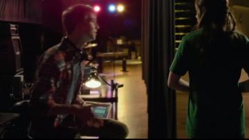 The mini tablet white Roger Marcus (Thomas Mann) in "Secret Agency"