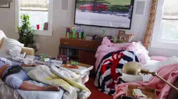 The tv seen in Agents almost secret