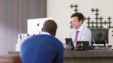 The computer screen of Trévor (Jason Bateman) in Agents almost secret