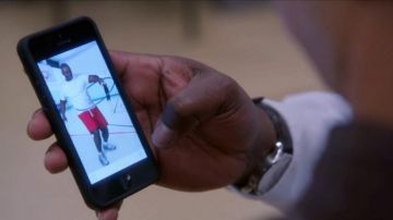 Le téléphone portable du capitaine Ray Holt (Andre Braugher) dans Brooklyn Nine Nine
