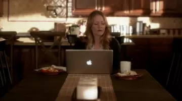 The laptop Abby Donovan (Paula Malcomson) in Ray Donovan