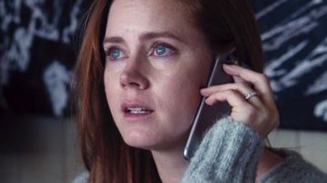 The mobile phone of Susan Morrow (Amy Adams) in Nocturnal Animals