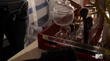 Brooke Maddox (Carlson Jeunes), de Sisley de rouge à lèvres dans Scream S02E09