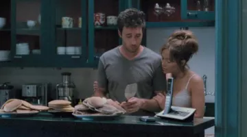 The phone Zoe (Jennifer Lopez) in The Plan B