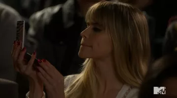 Brooke Maddox (Carlson Jeunes), de Sisley zèbre imprimer compact dans Scream S02E04