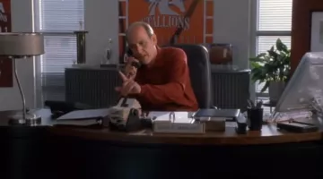 La computadora de Shake (Richard Jenkins) en Trece a la docena