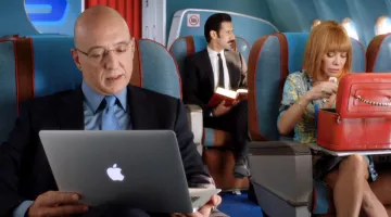 The laptop seen in The lovers passengers
