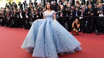 The gown Michael Cinco of Aishwarya Rai Bachchan at the 70th Festival de Cannes