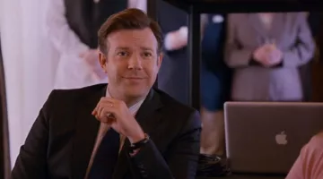 The macbook pro laptop computer seen in Me, mp