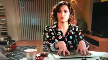 L'ordinateur portable de Rebecca Bunch (Rachel Bloom) dans Crazy Ex-Girlfriend