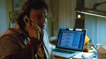 The Macbook Pro laptop computer Brad Harris (Jack black) in Funny birds