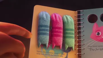 Le livre "Histoire des trois petit chats" lu par Gru (Steve Carell) dans le film d'animation Moi, moche et méchant