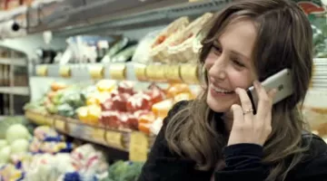 The mobile phone of Kate Coleman (Vera Farmiga) in Esther