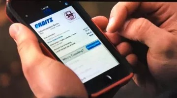 The mobile phone of Mike Pancake (Dave Franco) in Jet Lag