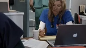 The portable computer of Elliot Reid (Sarah Chalke) in Scrubs