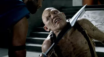 The sword of Themistocles (Sullivan Stapleton) in 300 birth of an Empire