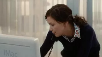 La computadora de Elaine (Maggie Gyllenhaal) en Hunted Crossed en Manhattan
