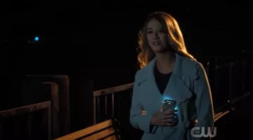 The trench coat Petra Solano (Yael Grobglas) in Jane The Virgin S03E20