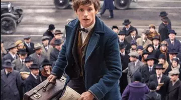 Newt Scamander (Eddie Redmayne) vintage suitcase seen in Fantastic Beasts and Where to Find Them