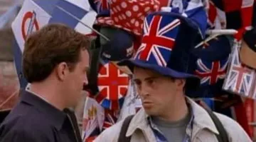 Le chapeau Union Jack de Joey Tribbiani (Matt Leblanc) dans Friends S04E23