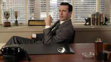 The support-books birds of Don Draper (Jon Hamm) in Mad Men