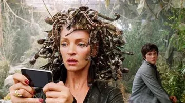 The iphone seen in the hands of Uma Thurman in Percy Jackson 1: Le voleur de foudre