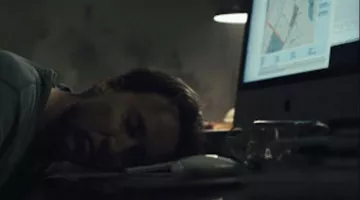 Apple computer desktop John Koesthler (Nicolas Cage) in Predictions