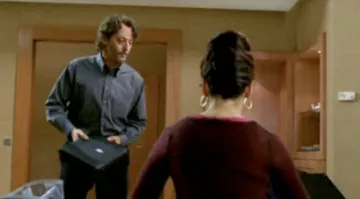 The computer of Felix (Jean Reno) in jet Lag