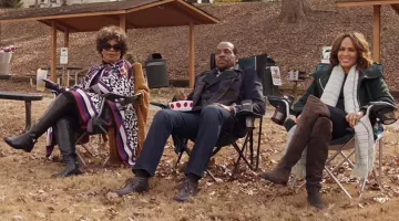 Pliable camp des chaises de Walter Meyers (Danny Glover) comme on le voit dans Presque Noël