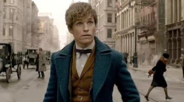 Newton Scamander (Eddie Redmayne)  blue coat seen in Fantastic Beasts and Where to Find Them