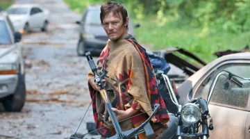 Poncho de Daryl Dixon (Norman Reedus) visto en The Walking Dead
