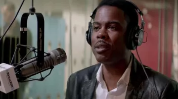Le porte micro Electro Voice de Andre Allen (Chris Rock) dans Top Five
