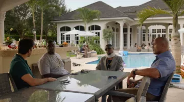 Le smartphone Apple iPhone 6 plus de Vernon (Donovan W. Carter) en Ballers S01E04