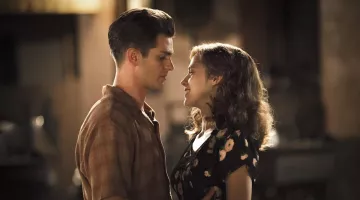 The flower dress of the years 30/40 Dorothy Schutte (Teresa Palmer) in Thou shalt not kill