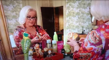 The shower gel Caudalie Jacqueline (Josiane Balasko) in Return for my mother